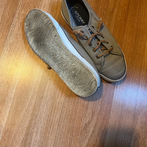 Sperry shoes - Picture 2 of 3